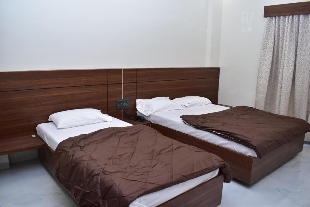 Hotel Sai Sandesh Ширди Экстерьер фото