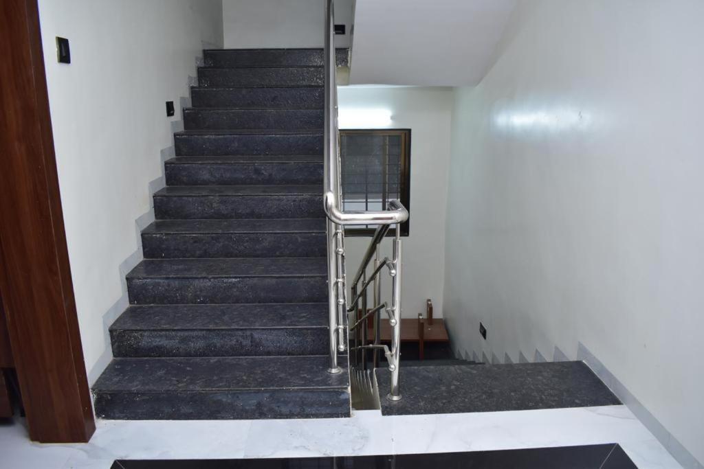 Hotel Sai Sandesh Ширди Экстерьер фото