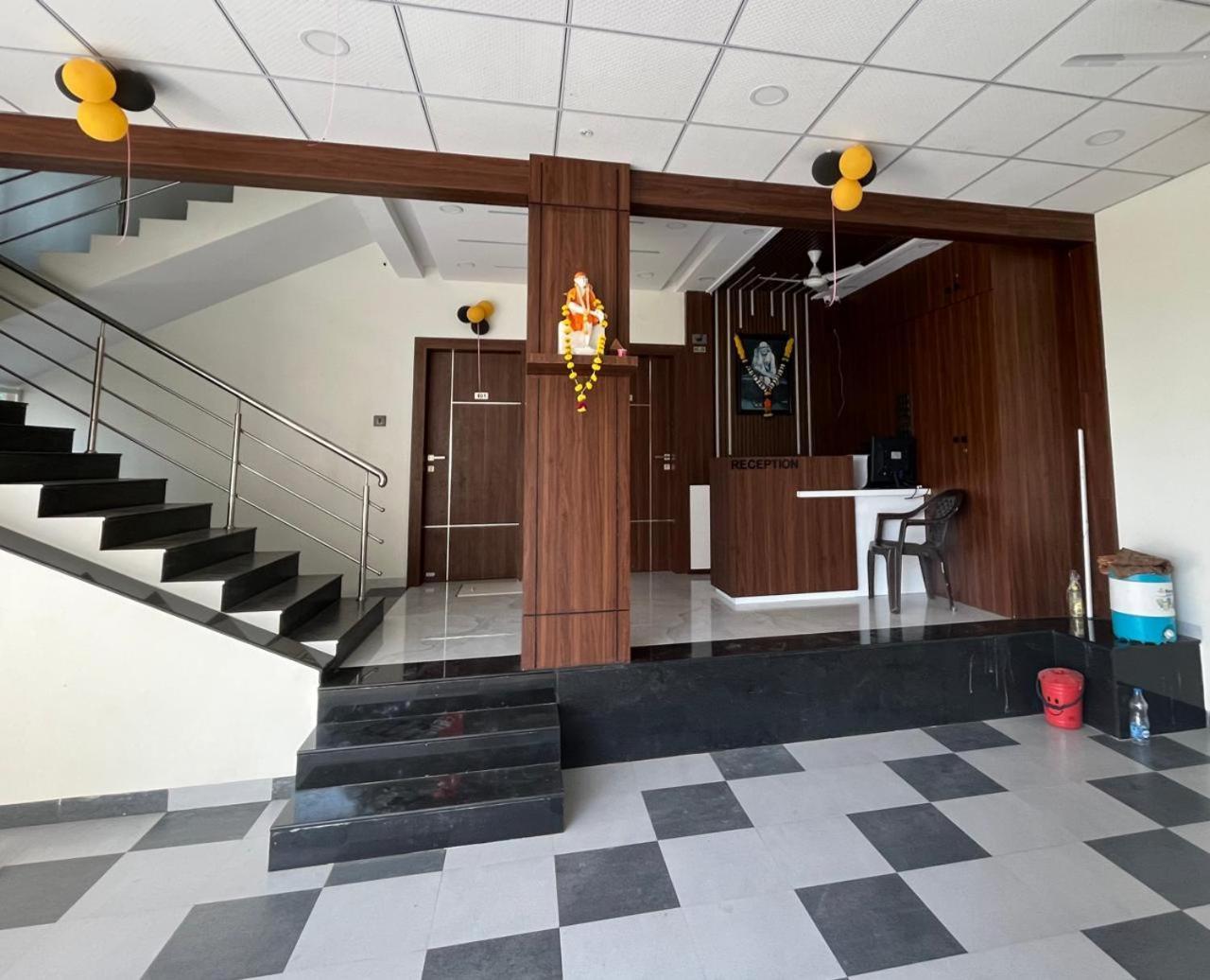 Hotel Sai Sandesh Ширди Экстерьер фото